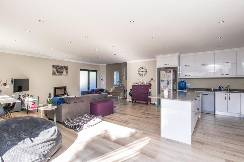 To Let 3 Bedroom Property for Rent in Constantia Western Cape